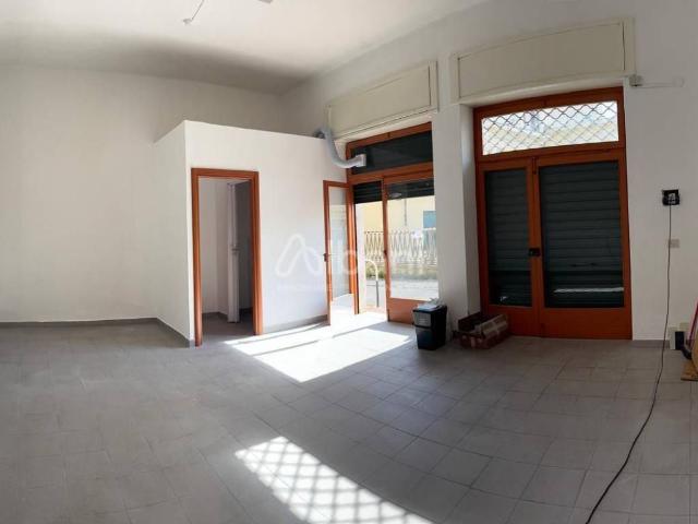 Locale Commerciale in vendita a Carbognano, Lerici