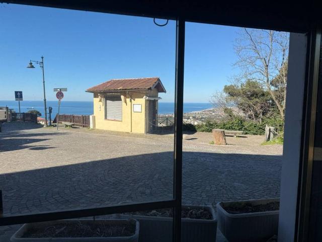 Locale Commerciale in vendita a Livorno