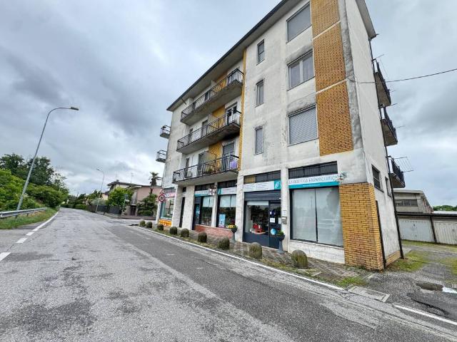 Locale Commerciale in vendita a Torretta, Lodi