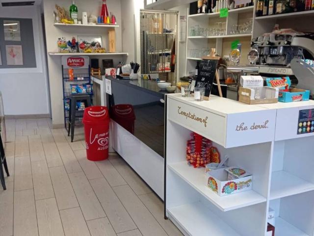 Locale Commerciale in vendita a Unione di Comuni Montani Colline del Fiora, Manciano
