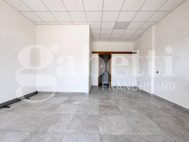 Locale Commerciale in vendita a Marano Di Napoli, Campania