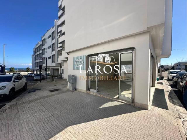 Locale Commerciale in vendita a Puglia, Lecce