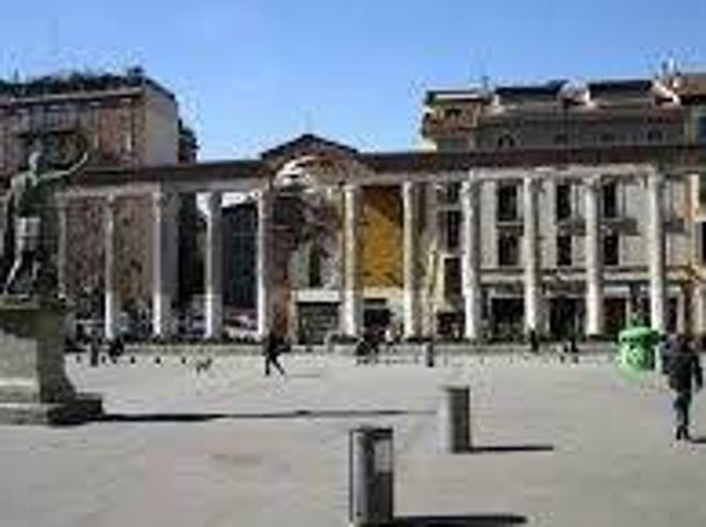 Locale Commerciale in vendita a Municipio 1, Milano