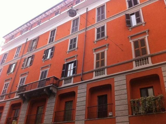 Locale Commerciale in vendita a Municipio 9, Milano