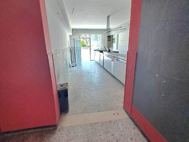 Locale Commerciale in vendita a Unione Comuni Modenesi Area Nord, Mirandola