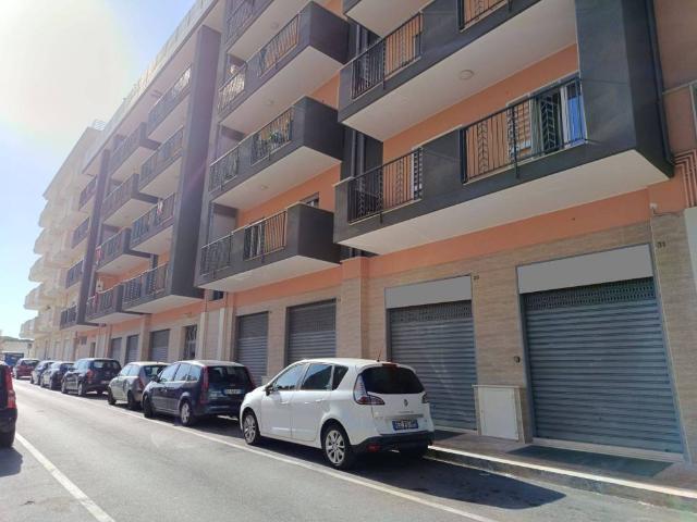 Locale Commerciale in vendita a Molfetta, Bari