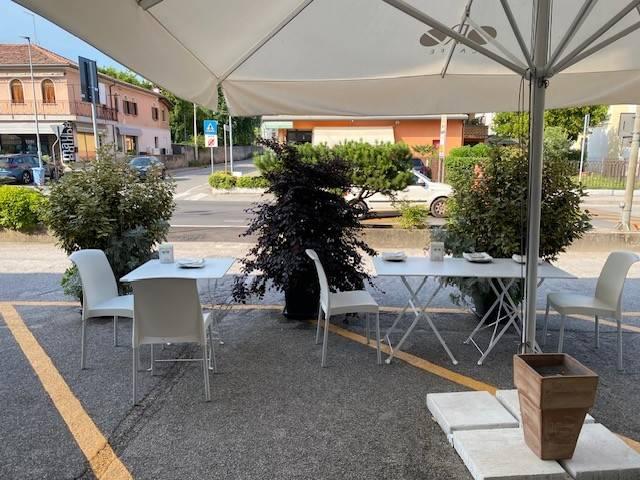 Locale Commerciale in vendita a Montebelluna, Veneto