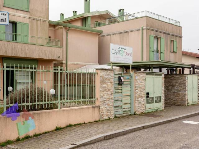 Locale Commerciale in vendita a Motta Visconti, Lombardia