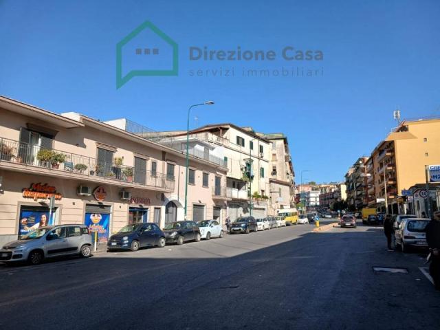 Locale Commerciale in affitto a Municipalità 3, Campania
