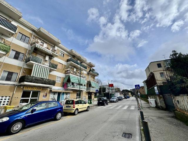 Locale Commerciale in vendita a Camaldoli, Pianura