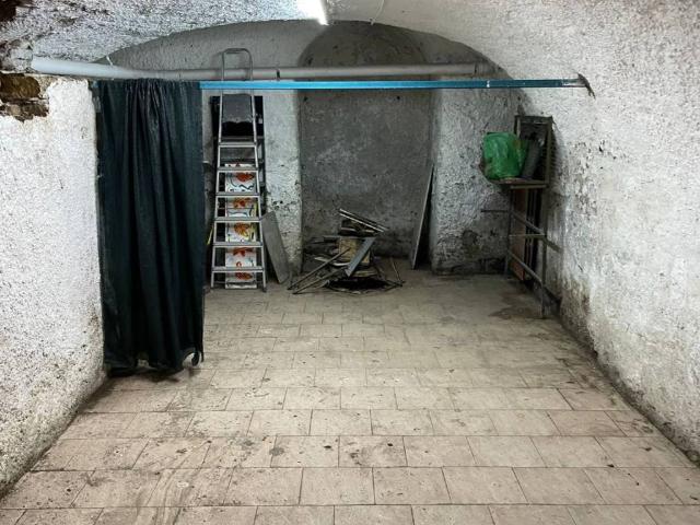 Locale Commerciale in vendita a Municipalità 1, Napola