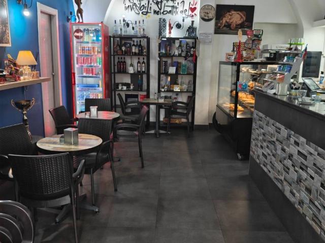 Locale Commerciale in vendita a Municipalità 7, Campania