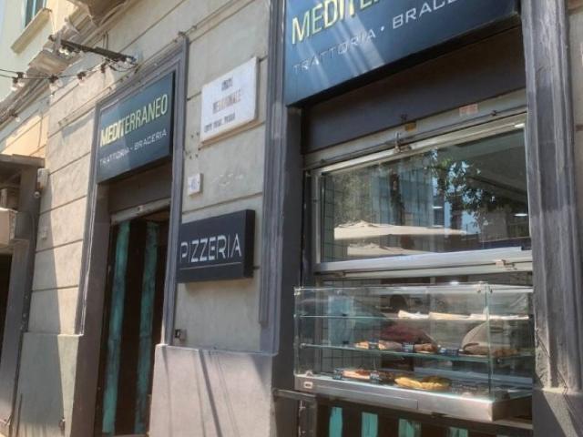 Locale Commerciale in vendita a Municipalità 4, Campania