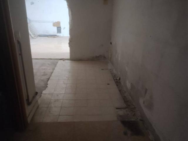 Locale Commerciale in vendita a Pendino, Napoli