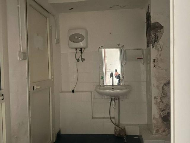 Locale Commerciale in vendita a Capodimonte, Napoli