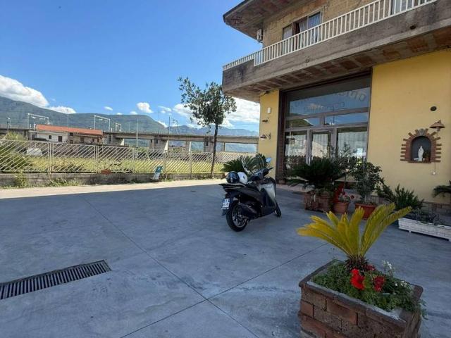 Locale Commerciale in vendita a Nocera Inferiore, Campania