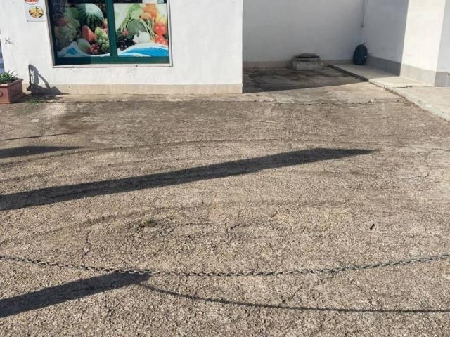 Locale Commerciale in vendita a Rosa Marina di Ostuni, Puglia