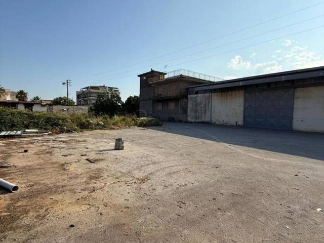 Locale Commerciale in vendita a Ottaviano, Campania