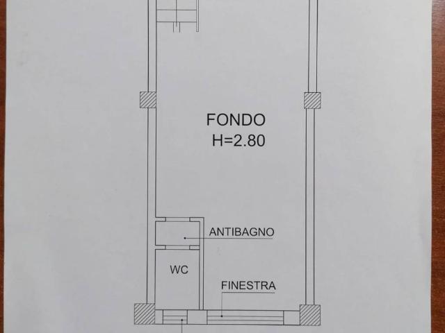 Locale Commerciale in vendita a Centro Storico, Marche