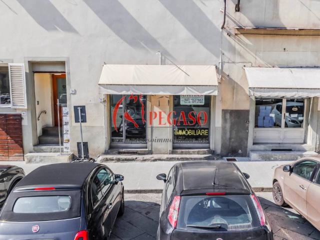 Locale Commerciale in vendita a Collecchio, Uzzano E Castello