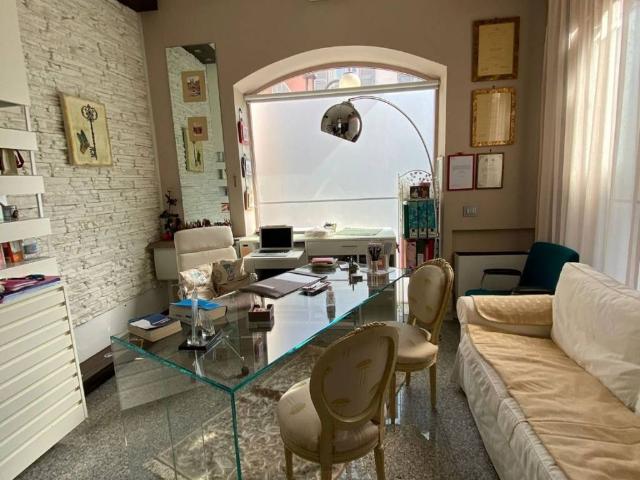 Locale Commerciale in vendita a Infrangibile, Piacenza
