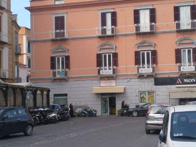Locale Commerciale in vendita a Piano Di Sorrento, Campania