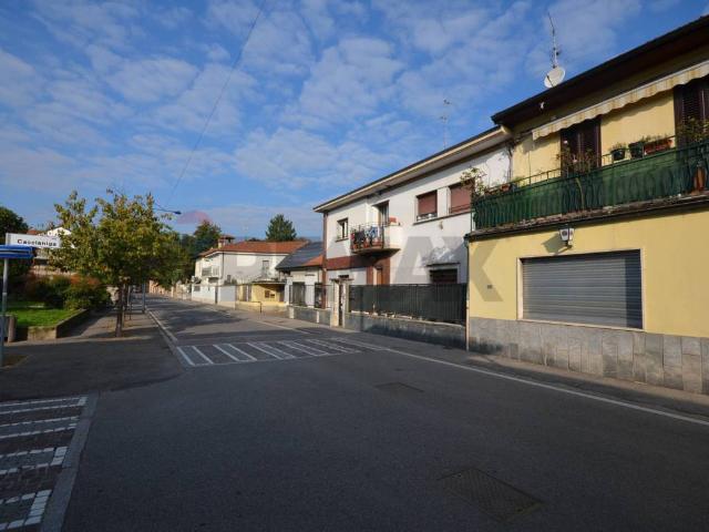 Locale Commerciale in vendita a Pozzuolo Martesana, Lombardia