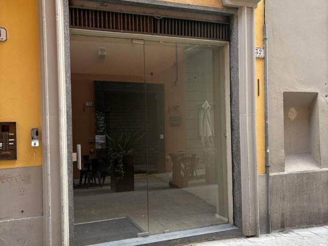 Locale Commerciale in vendita a Prato, il Cantiere