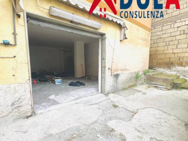 Locale Commerciale in vendita a Le Case, Quarto