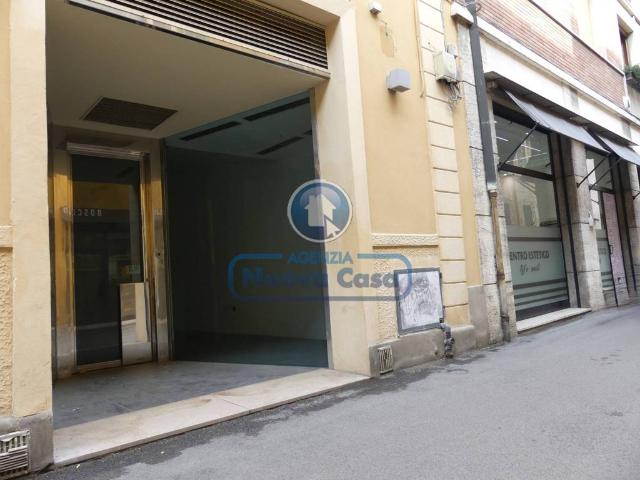 Locale Commerciale in vendita a Corso Nord, Ravenna