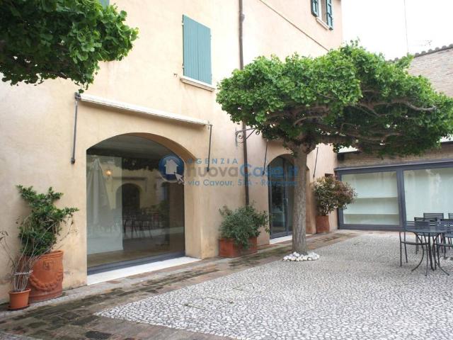 Locale Commerciale in vendita a Corso Nord, Ravenna