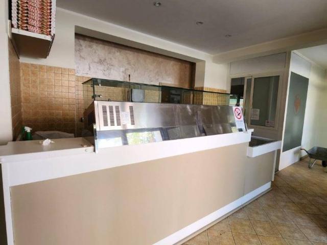 Locale Commerciale in vendita a Marina di Ravenna, Ravenna