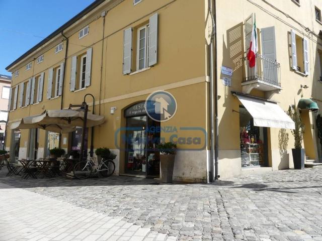Locale Commerciale in vendita a Corso Nord, Ravenna