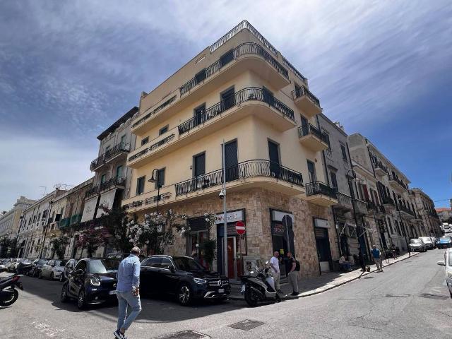 Locale Commerciale in vendita a Calabria, Reggio Calabria