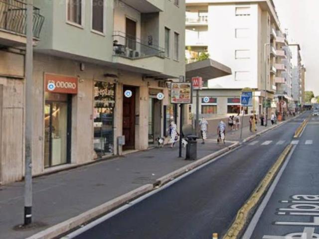 Locale Commerciale in affitto a Municipio Roma II, Roma Capitale
