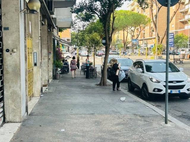 Locale Commerciale in vendita a Municipio Roma VIII, Roma Capitale