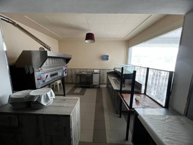 Locale Commerciale in vendita a Unione di comuni Valmarecchia, Santarcangelo Di