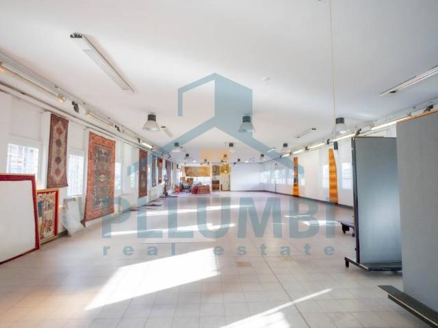 Locale Commerciale in vendita a San Felice, Segrate