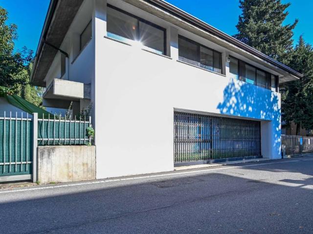Locale Commerciale in vendita a Paderno, Seriate