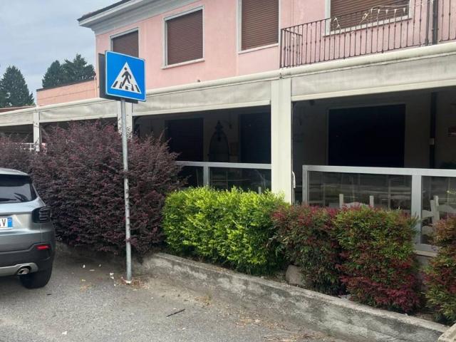 Locale Commerciale in vendita a Mulini, Sesto Calende