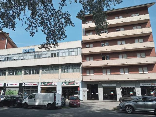 Locale Commerciale in vendita a Circoscrizione 7, Piemonte