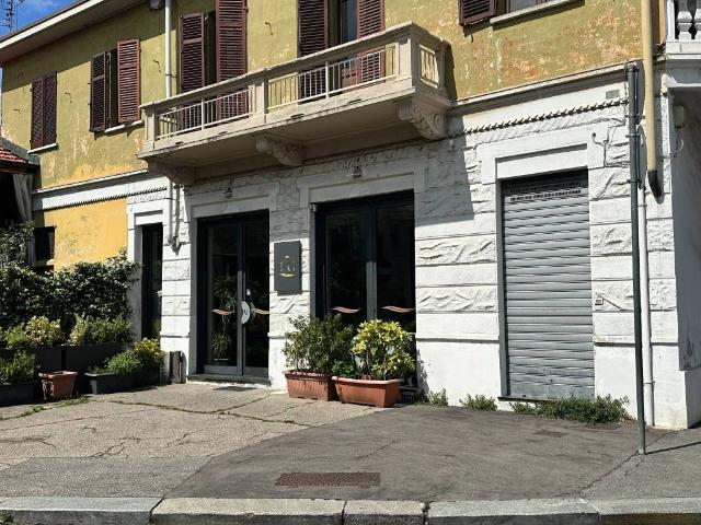 Locale Commerciale in vendita a Bertolla, Piemonte