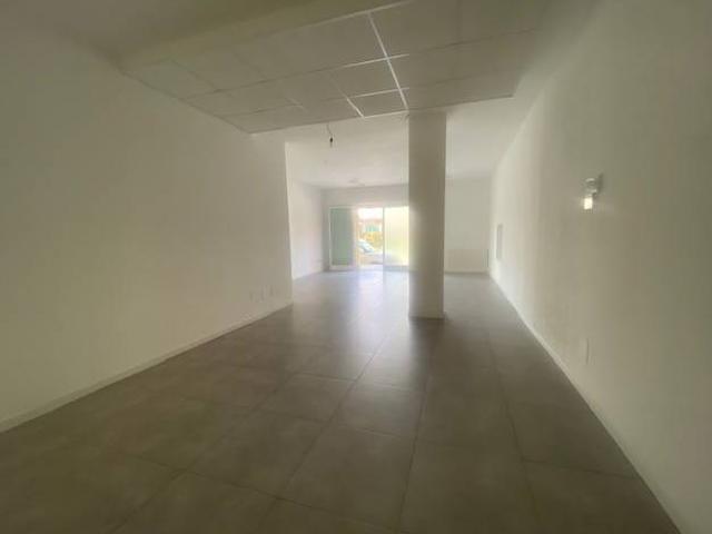 Locale Commerciale in vendita a Gaito, Torre Boldone