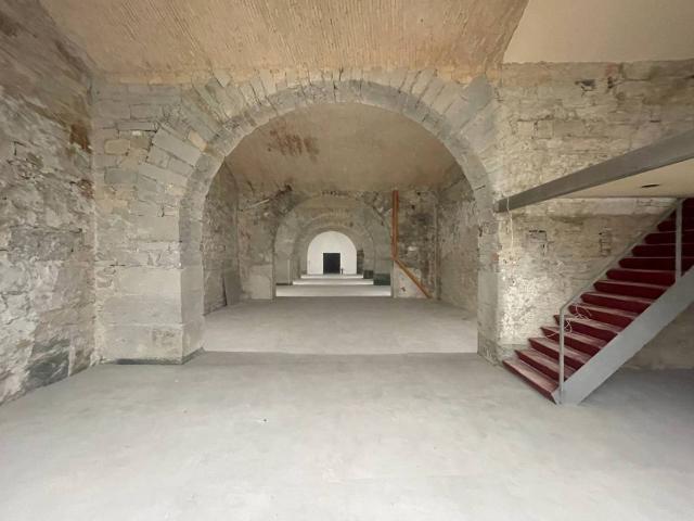 Locale Commerciale in vendita a Città Nuova-Barriera Nuova-San Vito-Città Vecchia, Villa Opicina