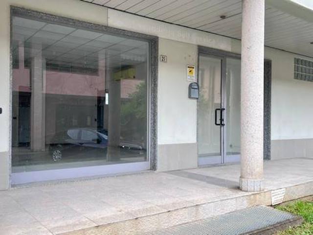 Locale Commerciale in vendita a Truccazzano, Lombardia
