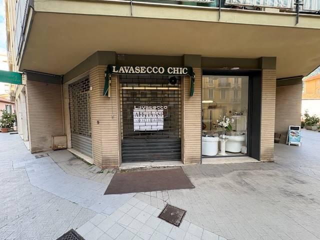 Locale Commerciale in vendita a Ventimiglia, Liguria