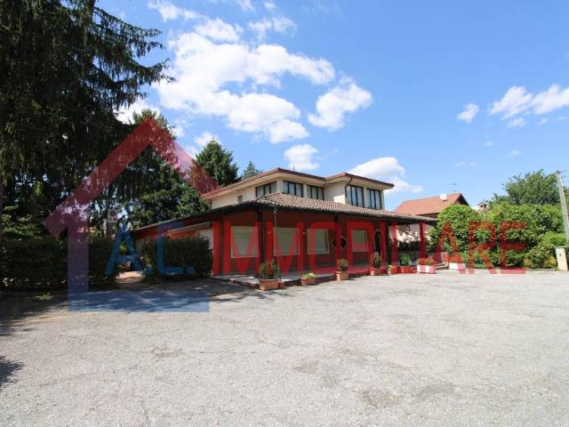 Locale Commerciale in vendita a Vergiate, Lombardia