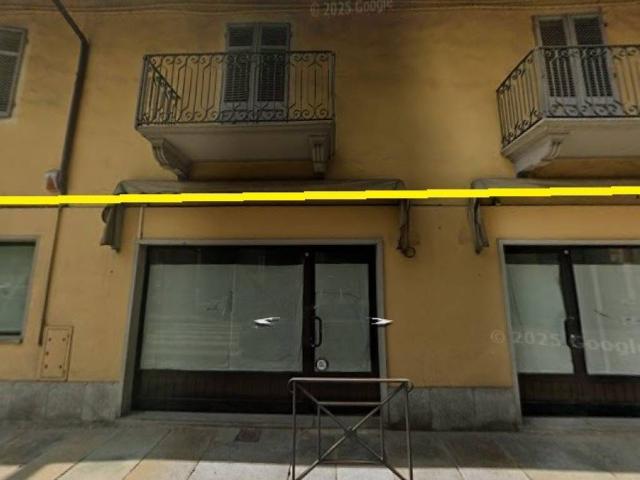 Locale Commerciale in vendita a Verzuolo, Piemonte