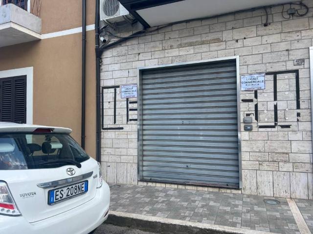 Locale Commerciale in vendita a Calabria, Vibo Valentia