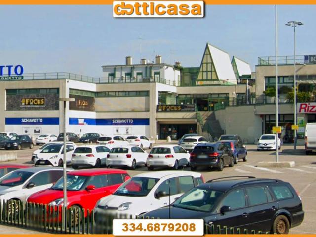 Locale Commerciale in vendita a San Bortolo, Vicenza